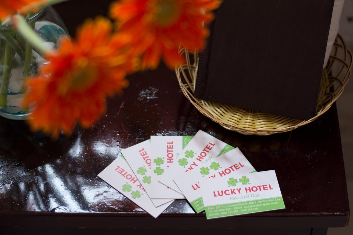 Lucky Hotel Ho Chi Minh-stad Buitenkant foto