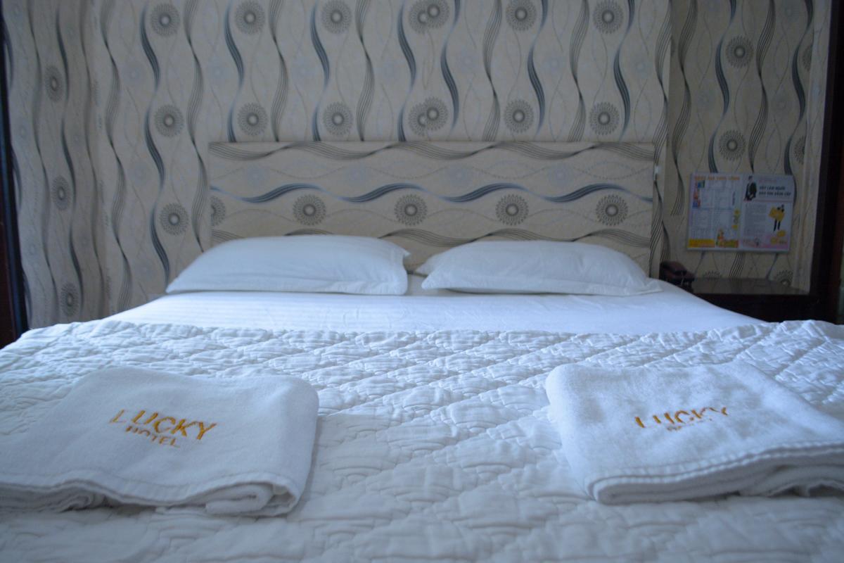 Lucky Hotel Ho Chi Minh-stad Kamer foto