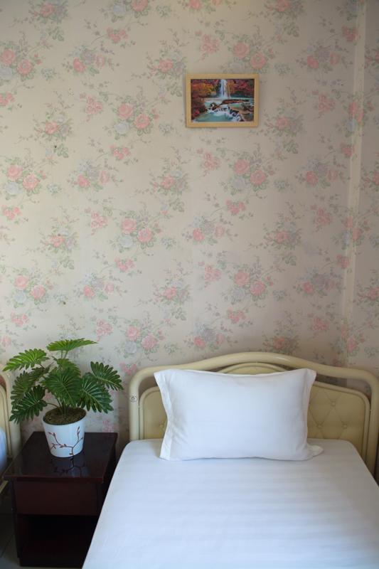 Lucky Hotel Ho Chi Minh-stad Buitenkant foto