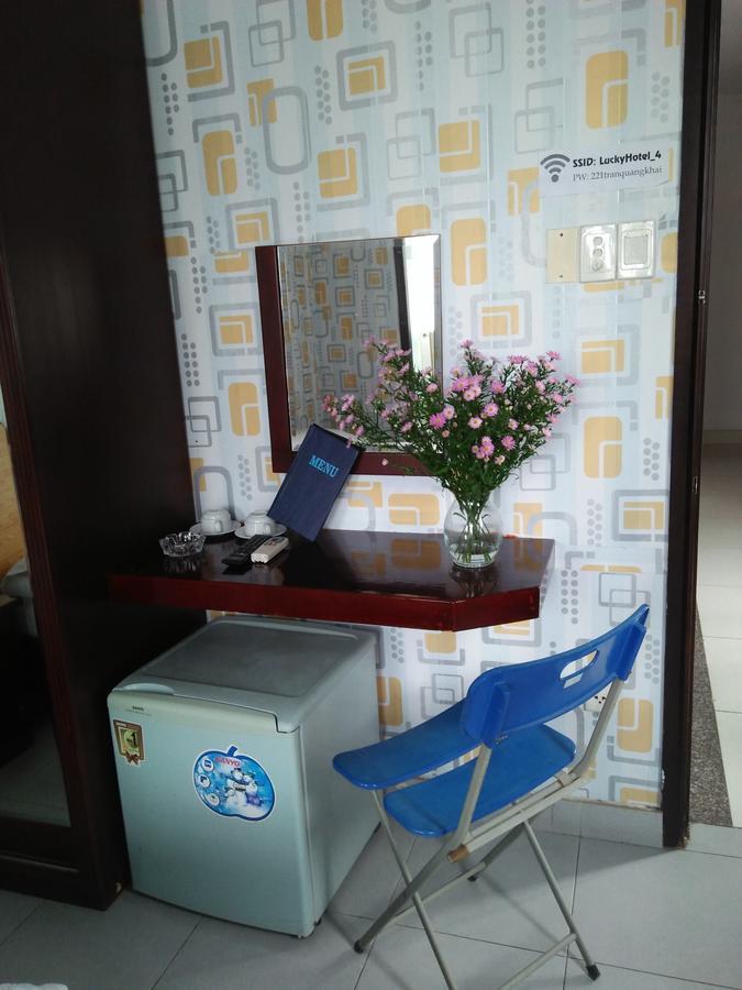 Lucky Hotel Ho Chi Minh-stad Buitenkant foto