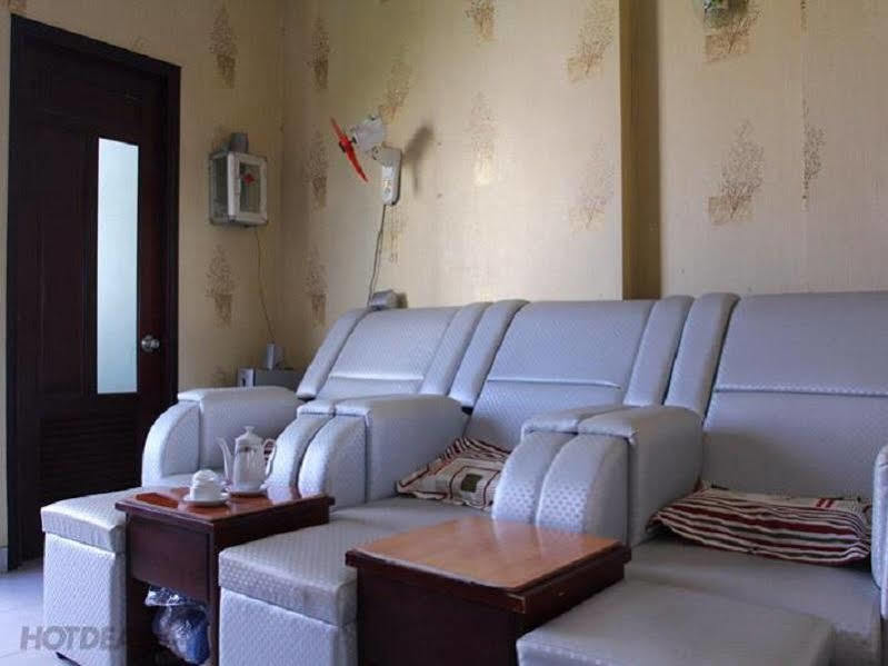 Lucky Hotel Ho Chi Minh-stad Buitenkant foto