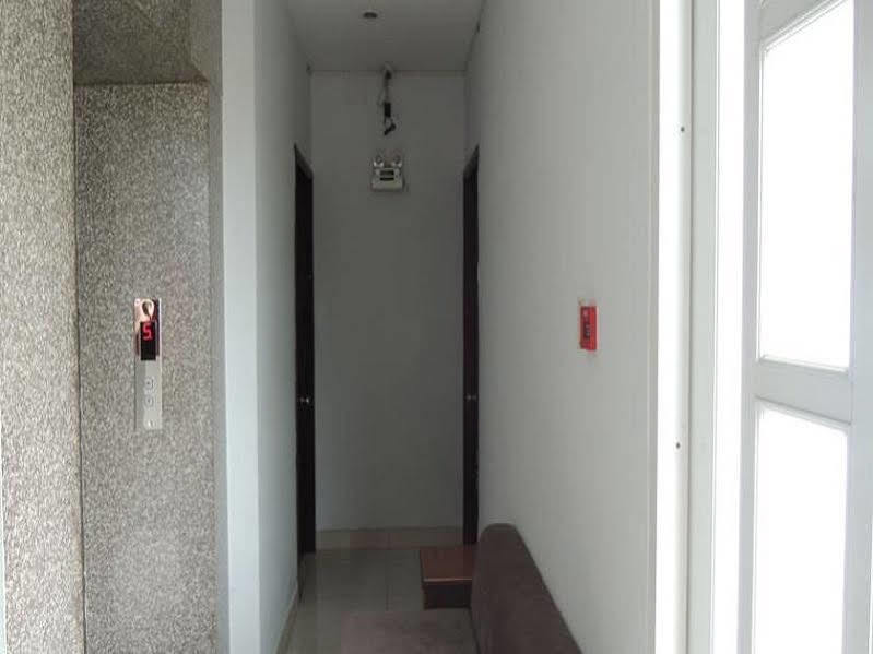 Lucky Hotel Ho Chi Minh-stad Buitenkant foto