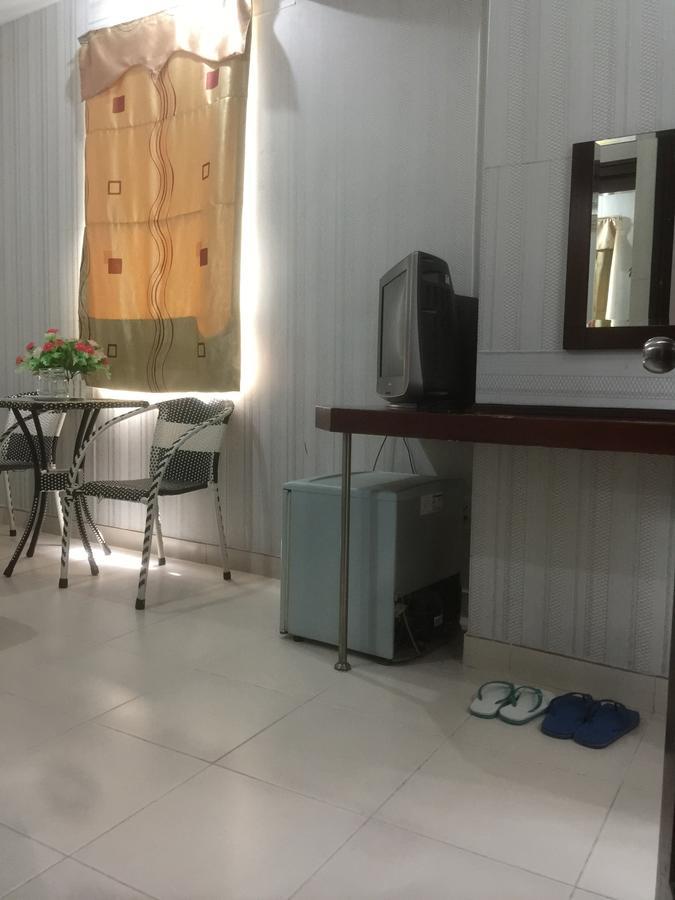 Lucky Hotel Ho Chi Minh-stad Buitenkant foto