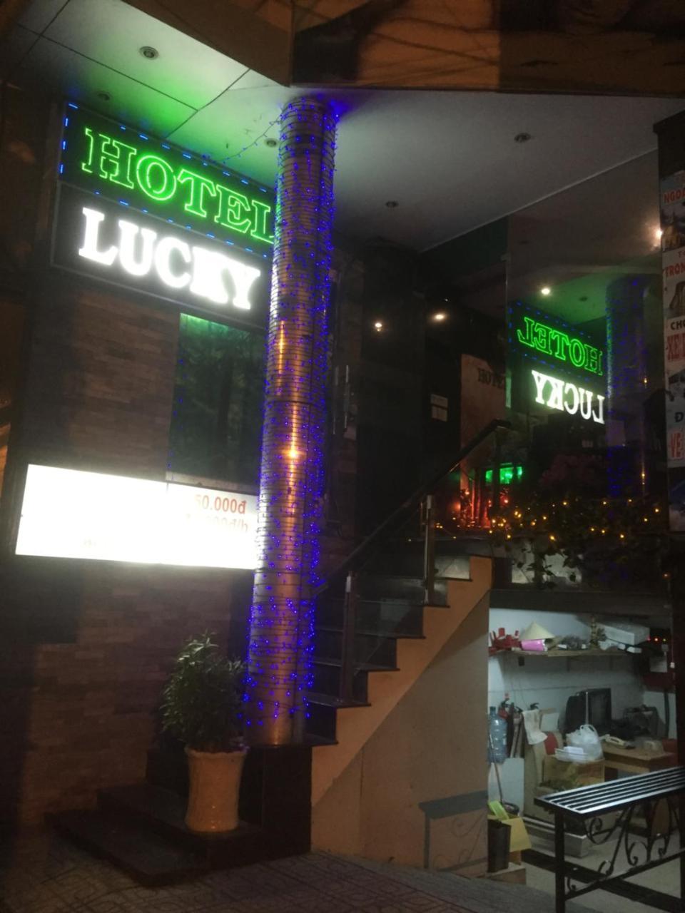 Lucky Hotel Ho Chi Minh-stad Buitenkant foto