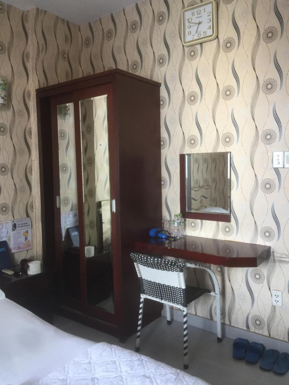 Lucky Hotel Ho Chi Minh-stad Buitenkant foto