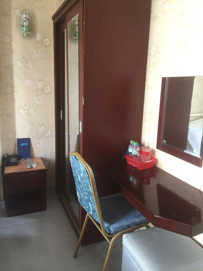 Lucky Hotel Ho Chi Minh-stad Buitenkant foto