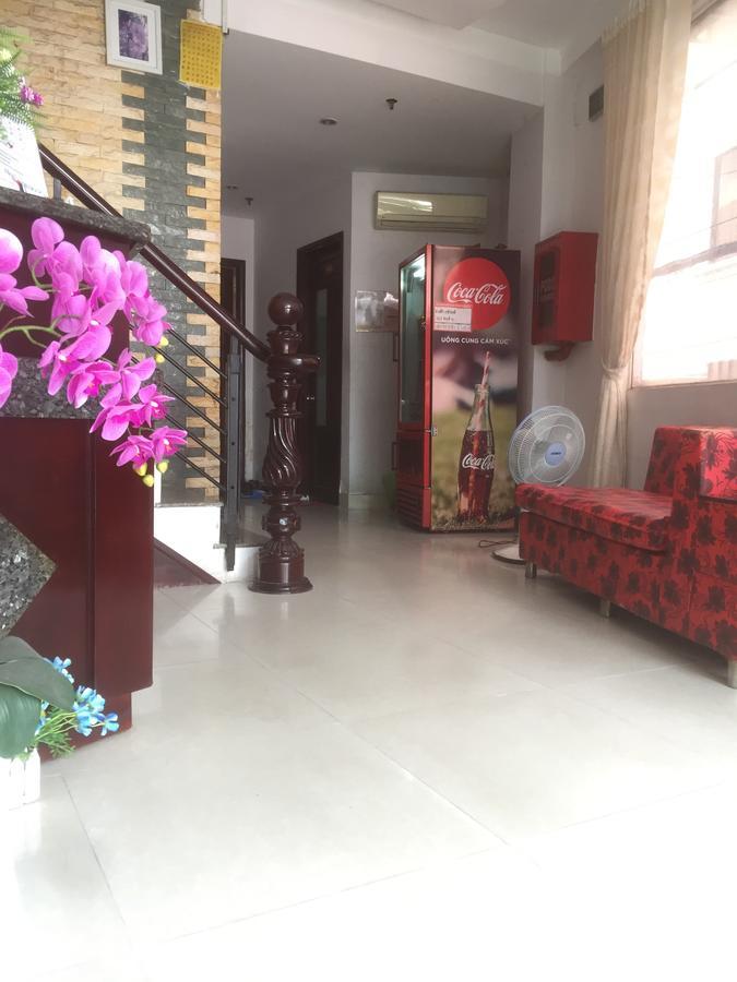 Lucky Hotel Ho Chi Minh-stad Buitenkant foto